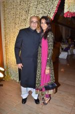 Achint Kaur at Endemol_s Sanket Vanzara_s brother wedding reception in The Club on 23rd Aug 2011 (29).JPG